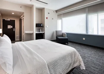 Holiday Inn Express Kansas City Downtown by IHG hotel thumbnail 6
