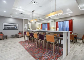 Hampton Inn Oxford hotel thumbnail 2