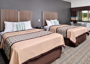 Scottish Inn & Suites hotel thumbnail 3