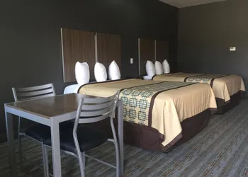 Scottish Inn & Suites hotel thumbnail 7