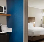 Holiday Inn Express & Suites McAllen - Medical Center Area by IHG hotel detail image 7