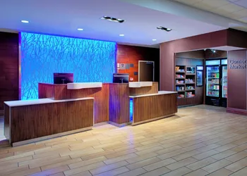 Fairfield Inn & Suites by Marriott Bakersfield North/Airport hotel thumbnail 3