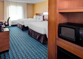 Fairfield Inn & Suites by Marriott Bakersfield North/Airport hotel thumbnail 5