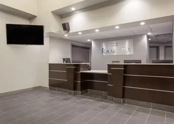 Ramada by Wyndham Grassland hotel thumbnail 4