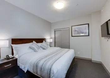 Ramada by Wyndham Grassland hotel thumbnail 7