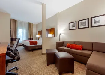 Comfort Suites La Vista - Omaha hotel thumbnail 5