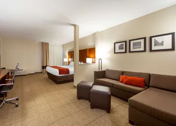 Comfort Suites La Vista - Omaha hotel thumbnail 8