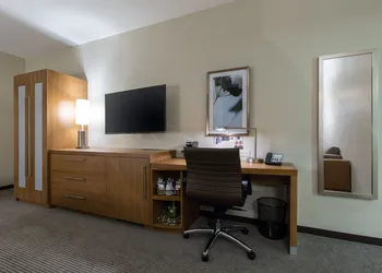 Hyatt Place Delano hotel thumbnail 8