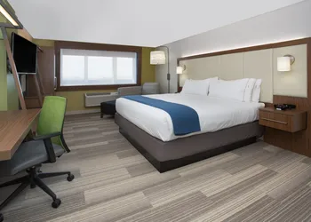 Holiday Inn Express & Suites Redding by IHG hotel thumbnail 2