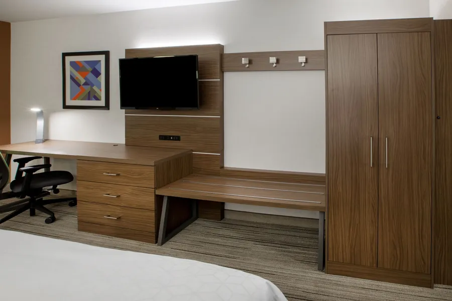 Holiday Inn Express & Suites Redding by IHG hotel detail image 6