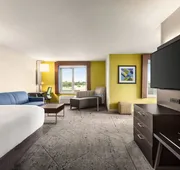 Holiday Inn Express & Suites Redding by IHG hotel detail image 7