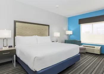 Holiday Inn Express & Suites Houston - Hobby Airport Area by IHG hotel thumbnail 4