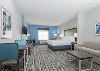 Holiday Inn Express & Suites Houston - Hobby Airport Area by IHG hotel thumbnail 6