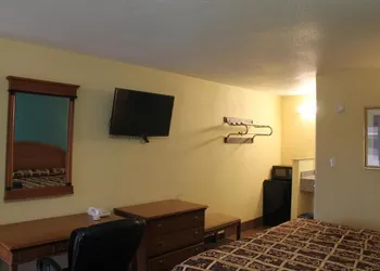 Economy Inn Express hotel thumbnail 8
