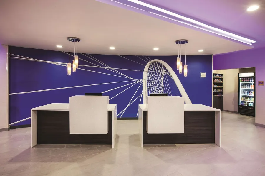 La Quinta Inn & Suites by Wyndham Dallas Northeast-Arboretum hotel detail image 2