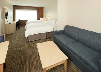 Holiday Inn Express & Suites Gaylord by IHG hotel thumbnail 4