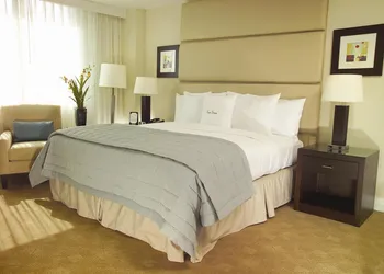 GALLERYone- A DoubleTree Suites by Hilton Hotel hotel thumbnail 7