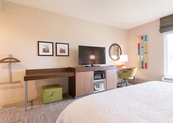 Hampton Inn & Suites Fayetteville hotel thumbnail 7