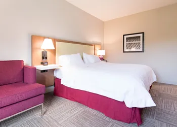 Hampton Inn & Suites Fayetteville hotel thumbnail 8