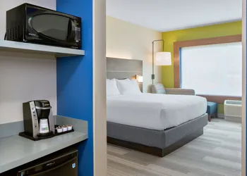 Holiday Inn Express & Suites Prosser - Yakima Valley Wine by IHG hotel thumbnail 3
