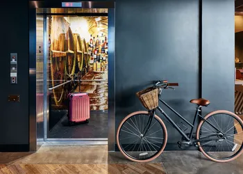 Moxy Denver Cherry Creek hotel thumbnail 2