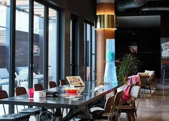 Moxy Denver Cherry Creek hotel thumbnail 4