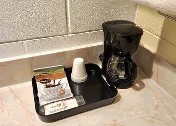 Budget Inn hotel thumbnail 7