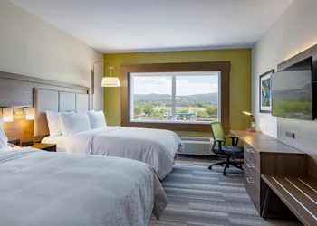 Holiday Inn Express & Suites Kelowna - East by IHG hotel thumbnail 3