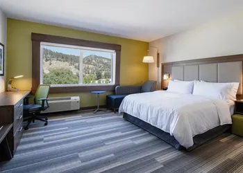 Holiday Inn Express & Suites Kelowna - East by IHG hotel thumbnail 4
