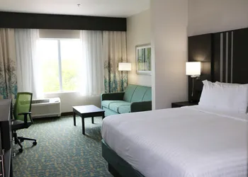 Holiday Inn Express & Suites Hendersonville SE - Flat Rock by IHG hotel thumbnail 5