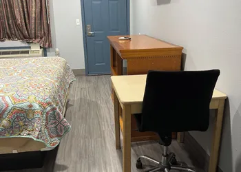 Budget Inn hotel thumbnail 3