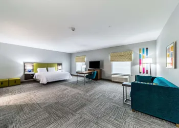 Hampton Inn & Suites Pryor hotel thumbnail 6