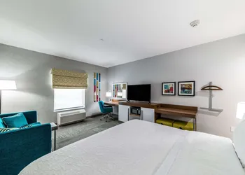 Hampton Inn & Suites Pryor hotel thumbnail 7