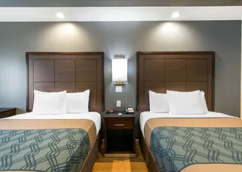Econo Lodge Inn & Suites Houston Willowbrook hotel thumbnail 6