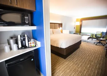 Holiday Inn Express & Suites Greenville S- Piedmont by IHG hotel thumbnail 5