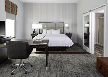Hampton Inn & Suites by Hilton Pittsburg Kansas Crossing hotel thumbnail 8