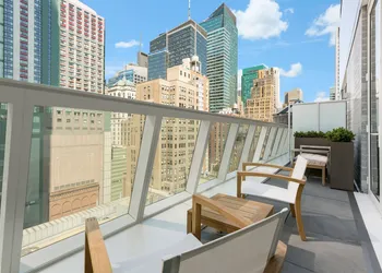 AC Hotel by Marriott New York Times Square hotel thumbnail 7