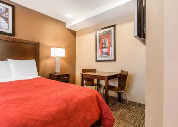 Rodeway Inn Chicago - Evanston hotel thumbnail 3