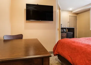 Rodeway Inn Chicago - Evanston hotel thumbnail 4
