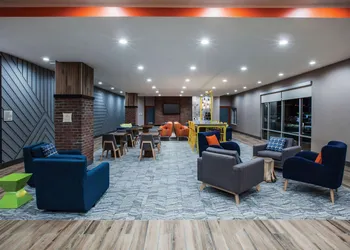 La Quinta Inn & Suites by Wyndham Owasso hotel thumbnail 3