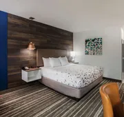 La Quinta Inn & Suites by Wyndham Owasso hotel detail image 7