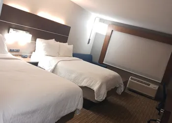Holiday Inn Express & Suites Gainesville - Lake Lanier Area by IHG hotel thumbnail 5