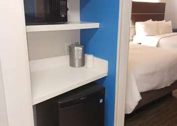 Holiday Inn Express & Suites Gainesville - Lake Lanier Area by IHG hotel thumbnail 6