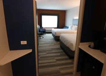 Holiday Inn Express & Suites Coffeyville by IHG hotel thumbnail 5