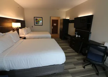 Holiday Inn Express & Suites Coffeyville by IHG hotel thumbnail 6