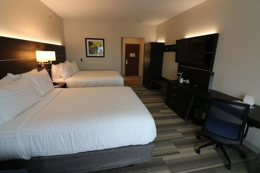 Holiday Inn Express & Suites Coffeyville by IHG hotel detail image 6