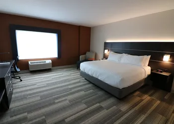 Holiday Inn Express & Suites Coffeyville by IHG hotel thumbnail 7