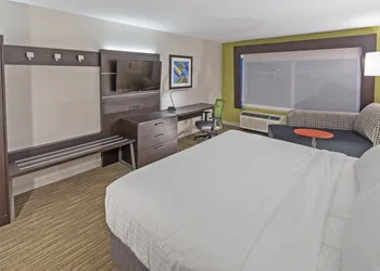 Holiday Inn Express & Suites Indianapolis NW - Zionsville by IHG hotel thumbnail 3