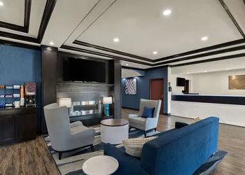 Comfort Inn & Suites Atoka hotel thumbnail 2