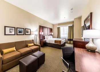 Comfort Suites Grand Prairie - Arlington North hotel thumbnail 5